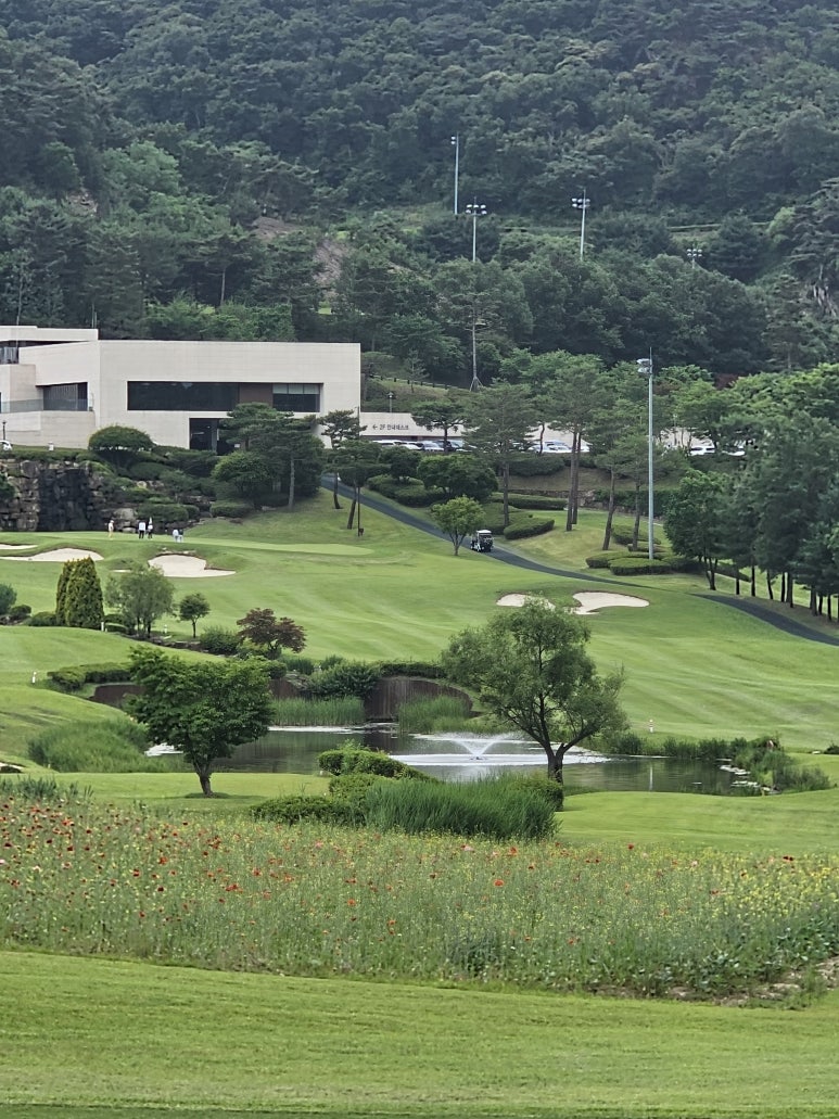 Smart KU Golf Pavilion